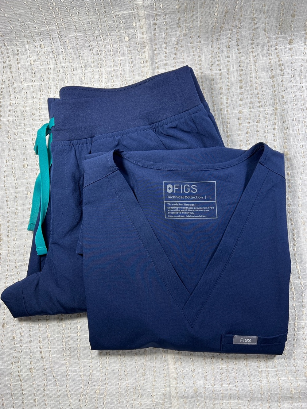 Figs Set Women’s FREEx Catarina Top & Zamora Jogger in Navy Blue
